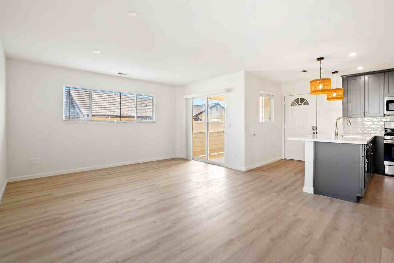 240 S 9th St Apt A - Photo 5 of 19