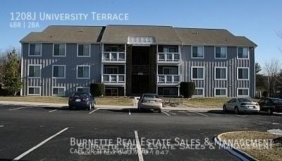1208 University Ter Apt J - Photo 3 of 18