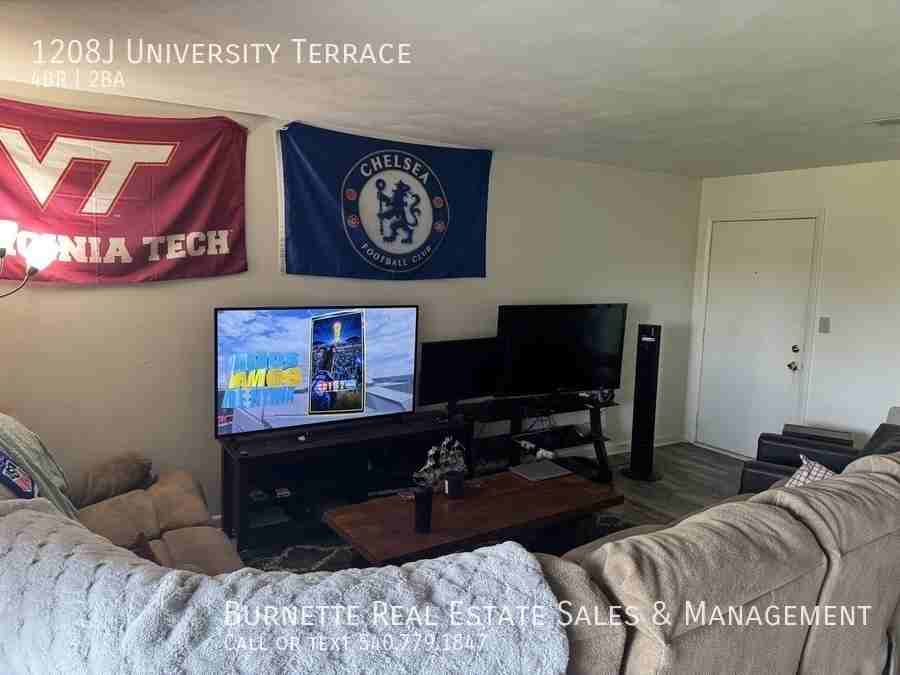 1208 University Ter Apt J - Photo 4 of 18