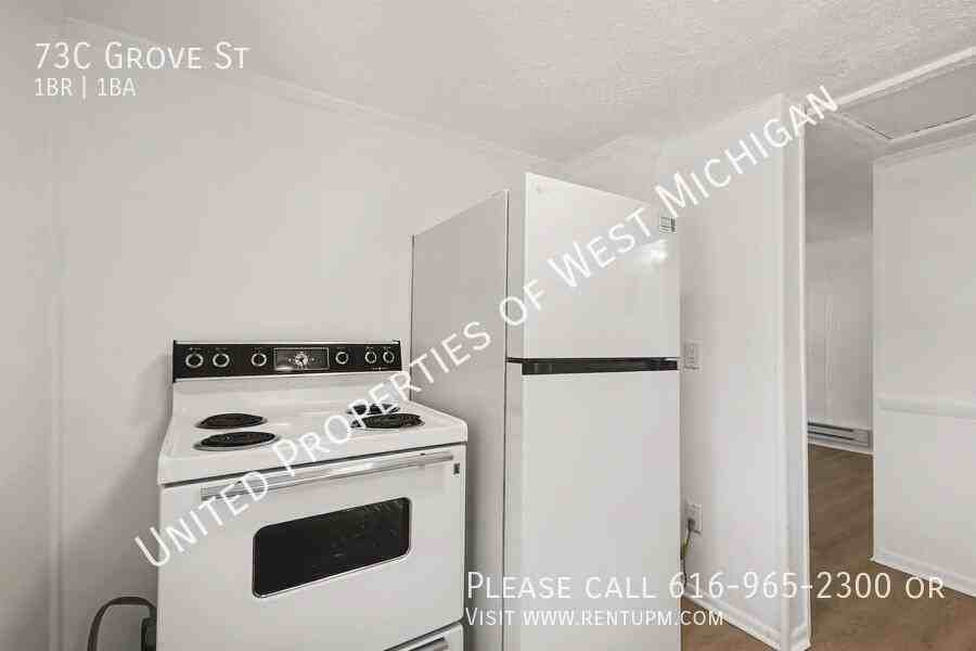 73 Grove St Apt C - Photo 4 of 17