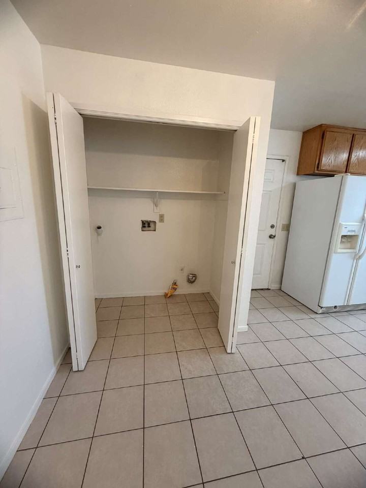 283 Nickel St - Photo 5 of 9