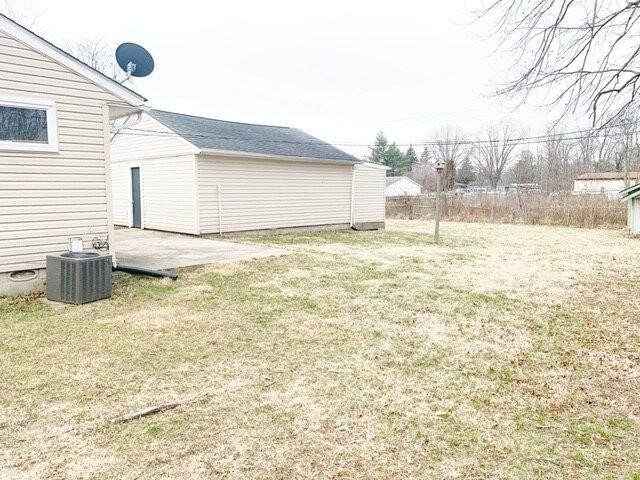 3420 N Elizabeth St - Photo 2 of 10