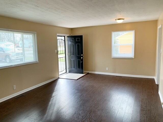 3420 N Elizabeth St - Photo 5 of 10
