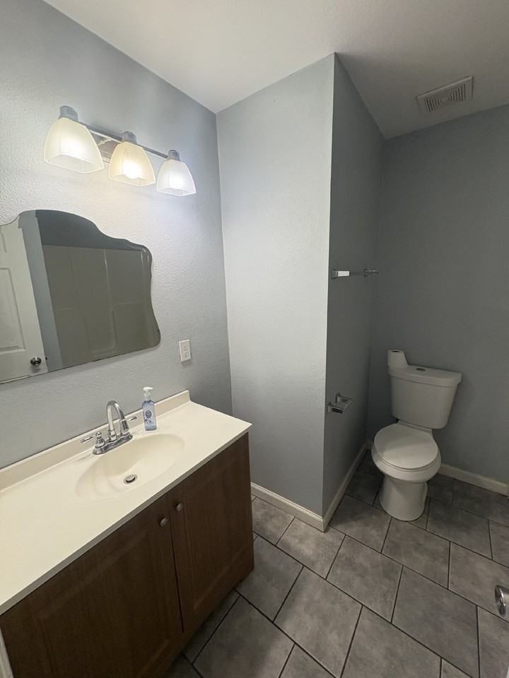 1717 Harris St Unit 2 - Photo 6 of 16