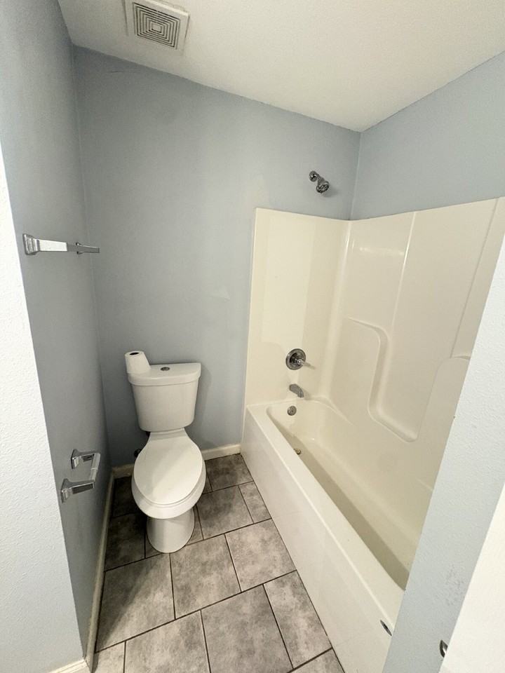 1717 Harris St Unit 2 - Photo 7 of 16