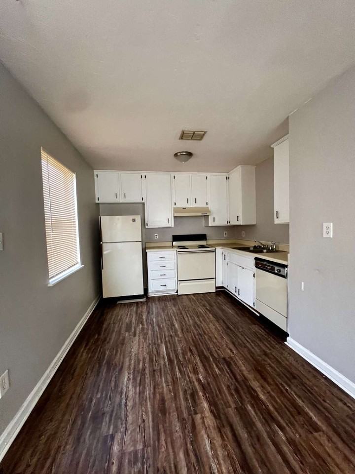 301 Dixie Dr #H2 - Photo 4 of 11