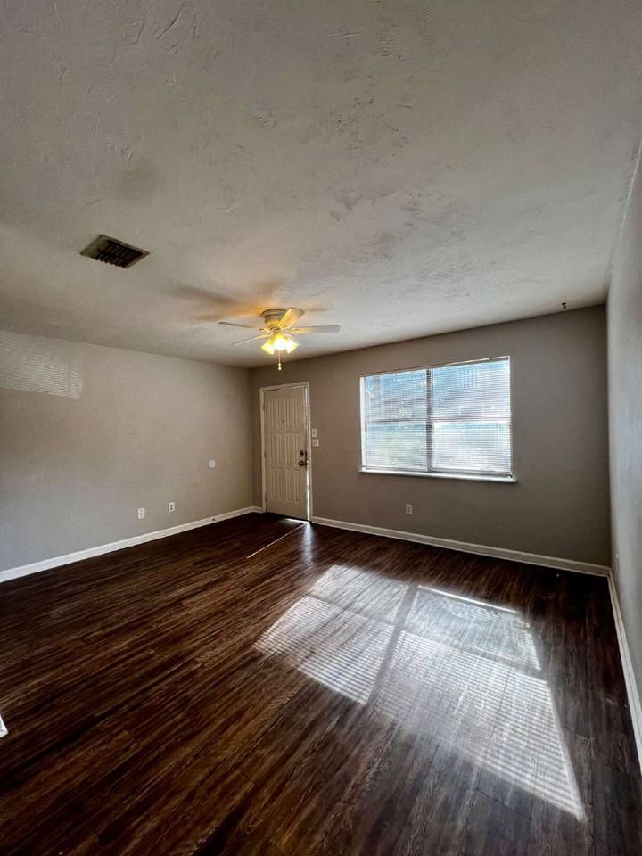 301 Dixie Dr #H2 - Photo 6 of 11