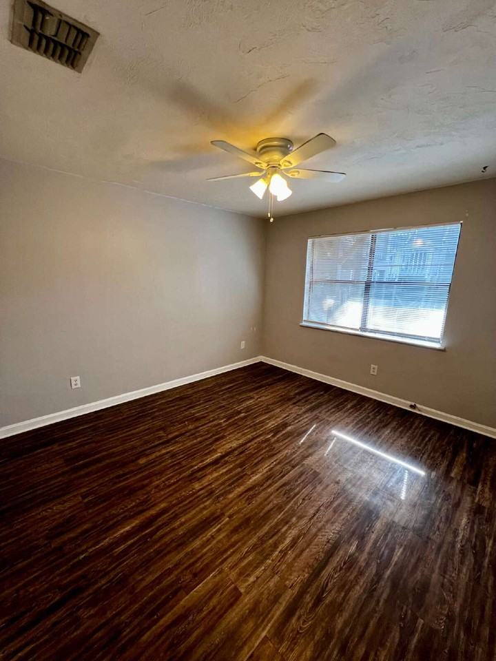 301 Dixie Dr #H2 - Photo 7 of 11