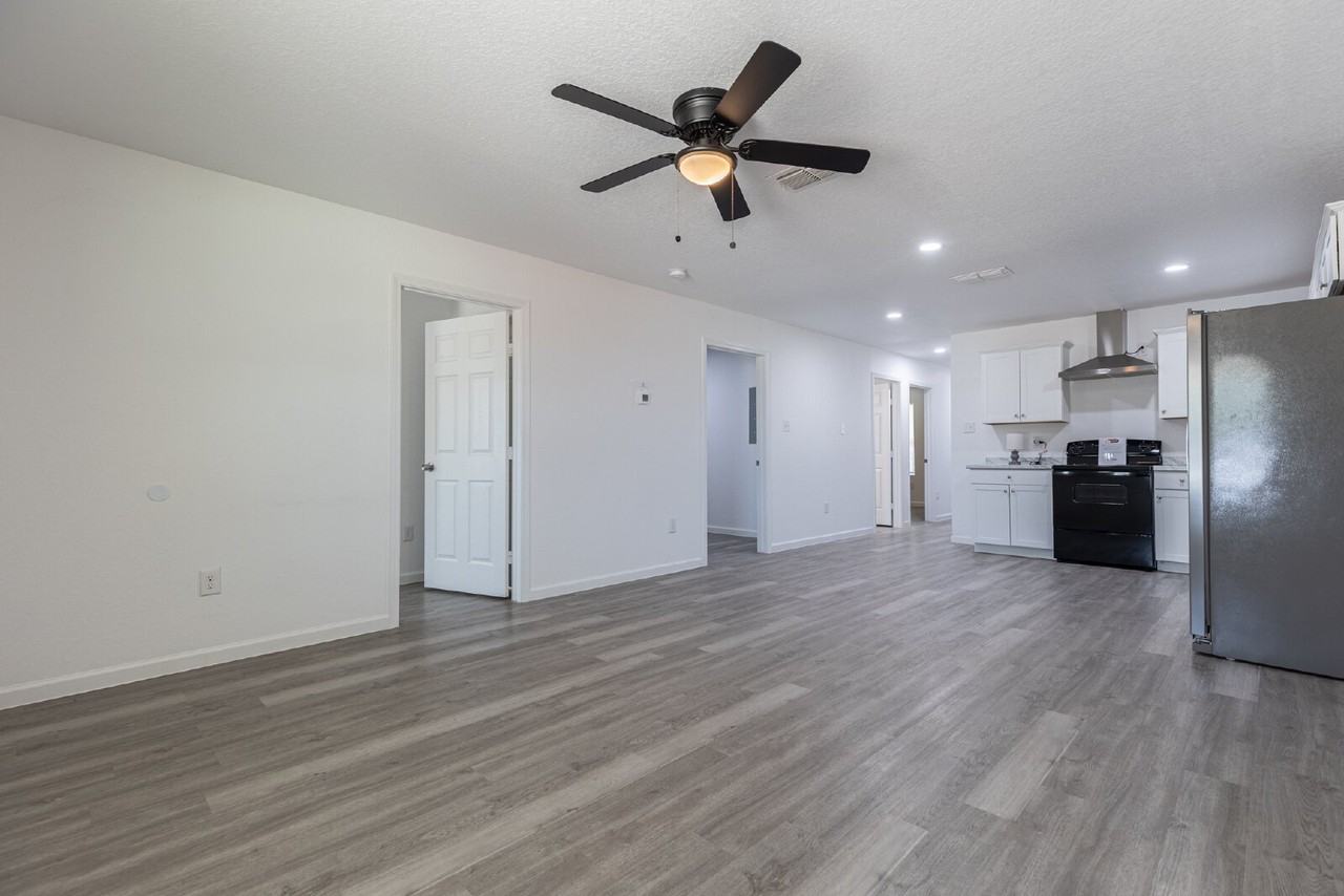 1006 County Road 4516 - Photo 4 of 29