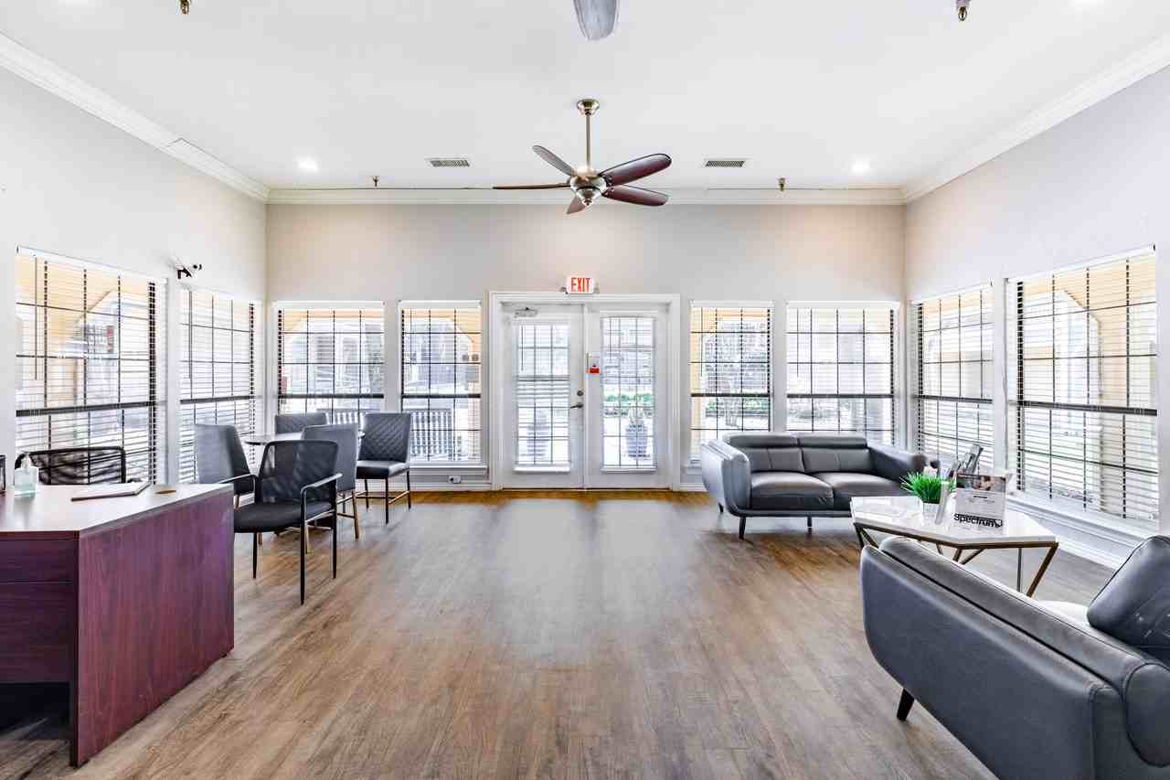 Forest Hills Apartments - Photo 3 of 28