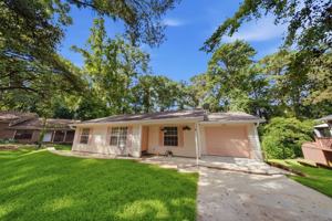 featured image of 4800 Leah Ln