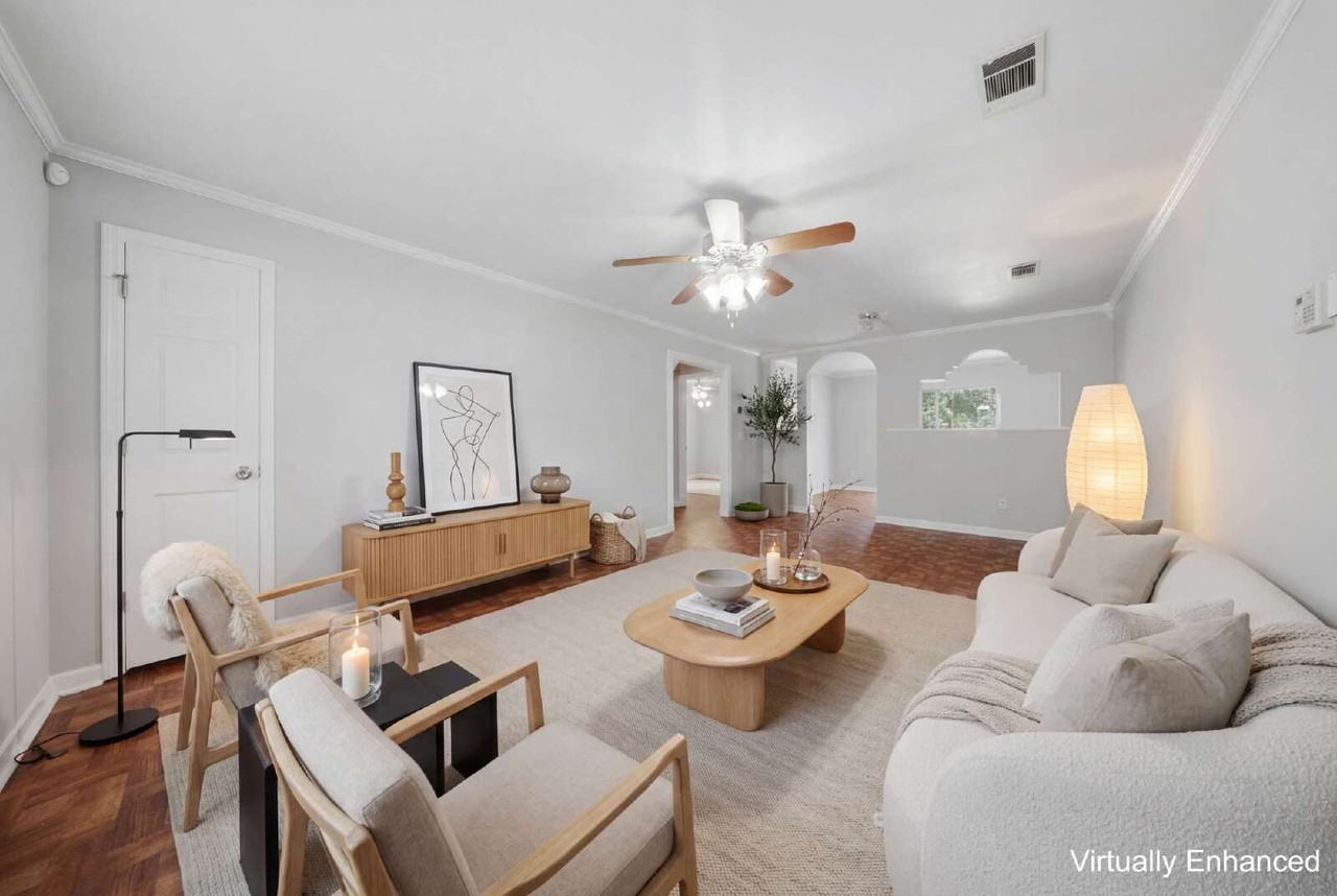 4800 Leah Ln - Photo 3 of 31