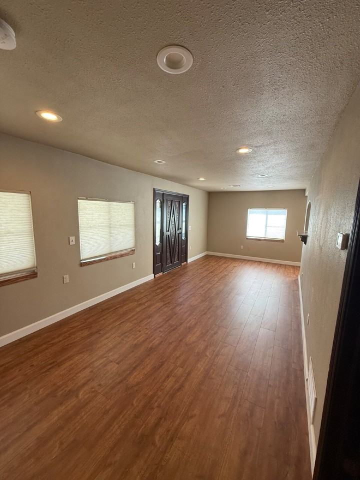 8001 W 101st Ave - Photo 4 of 13