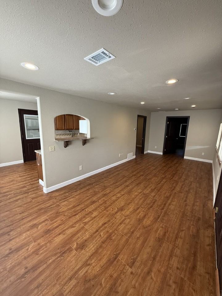 8001 W 101st Ave - Photo 5 of 13