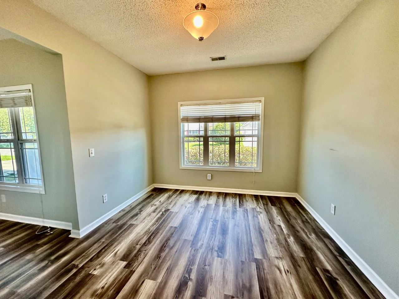 47 Heartstone Cir - Photo 4 of 36