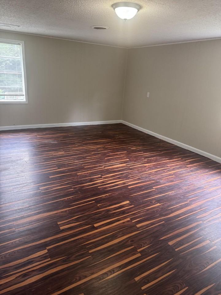 81 Blackwell Ln - Photo 4 of 13