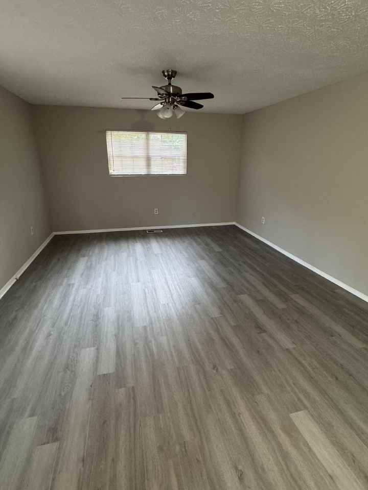 311 Coleman Ln - Photo 3 of 15