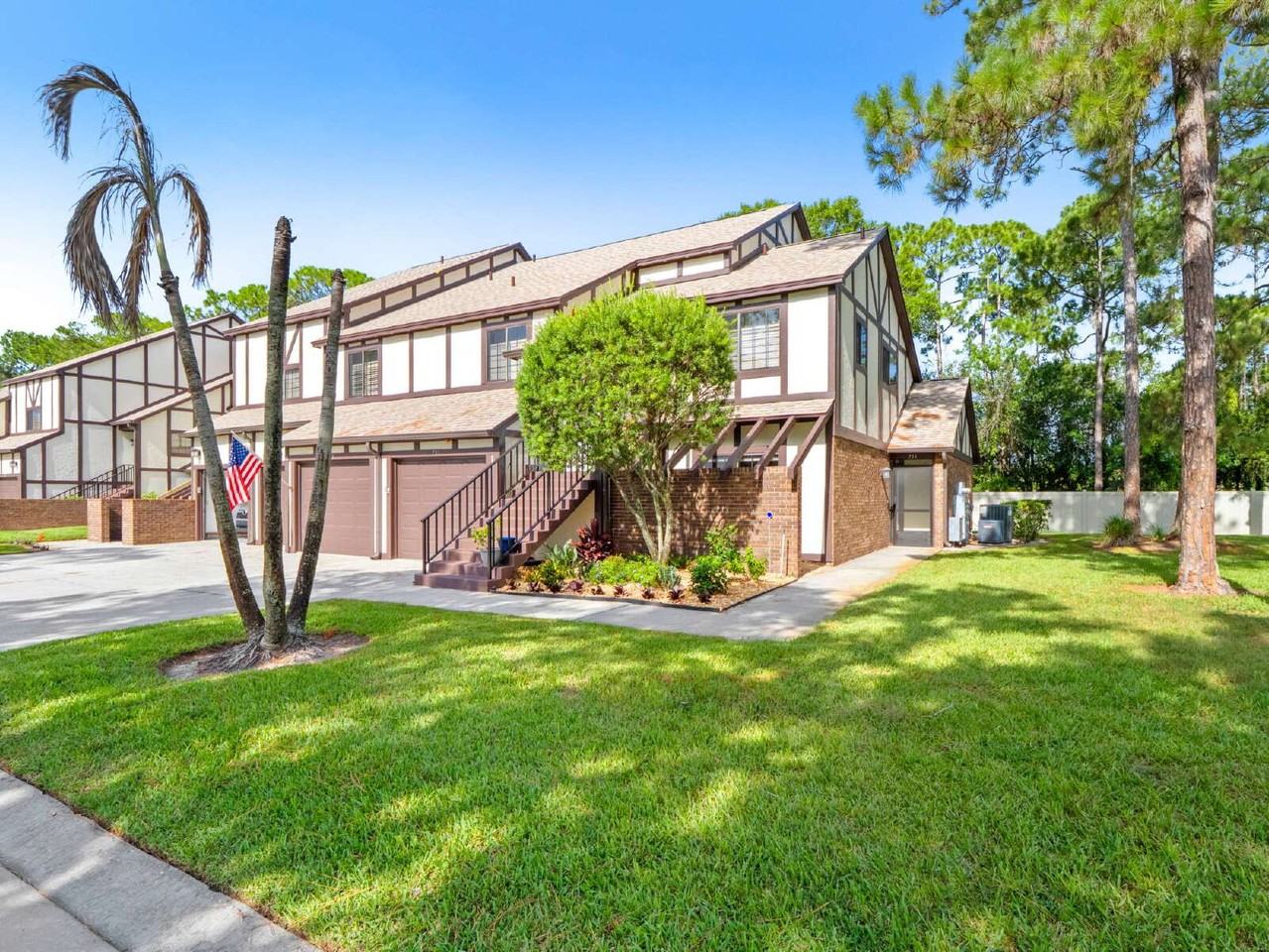 751 Greenwood Manor Cir