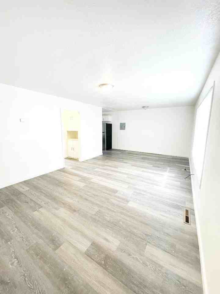 1054 W 1520 N Apt B - Photo 7 of 8