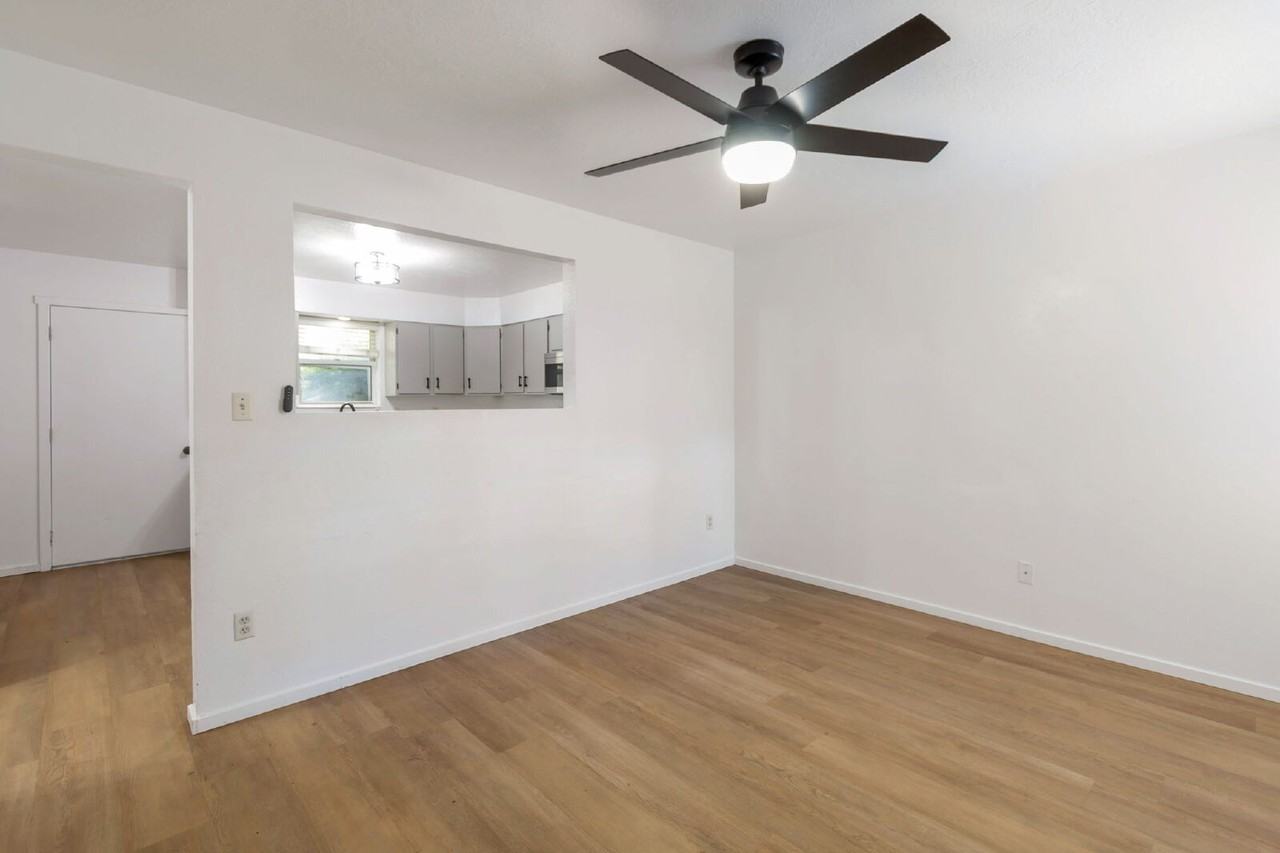 770 N Main St Apt 11 - Photo 7 of 16