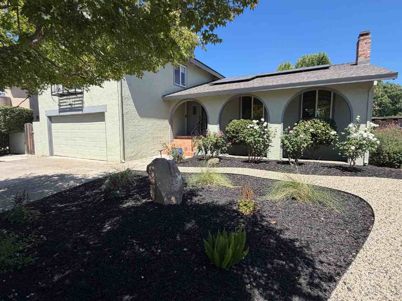 3623 Mahogany Ct - Photo 2 of 30