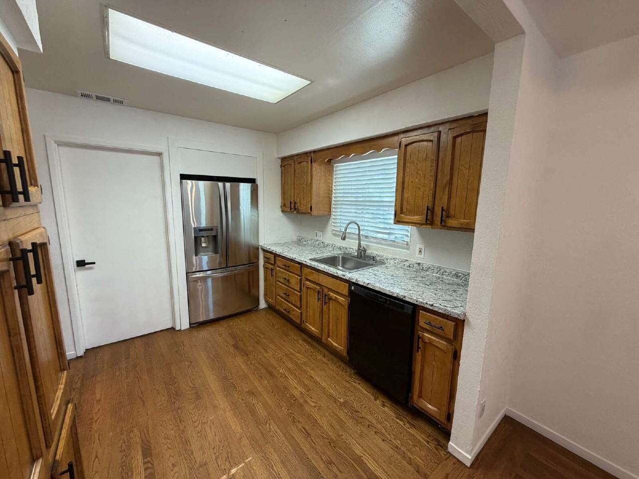 638 Palm Ave - Photo 6 of 24