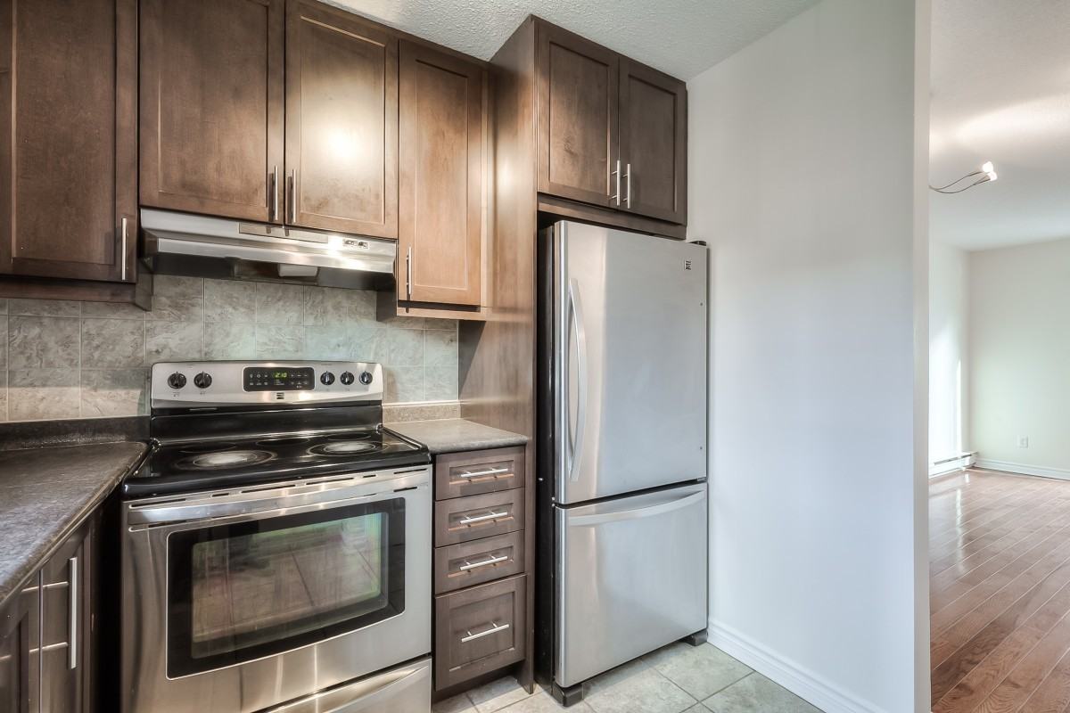 233 Berkeley St - Photo 3 of 19
