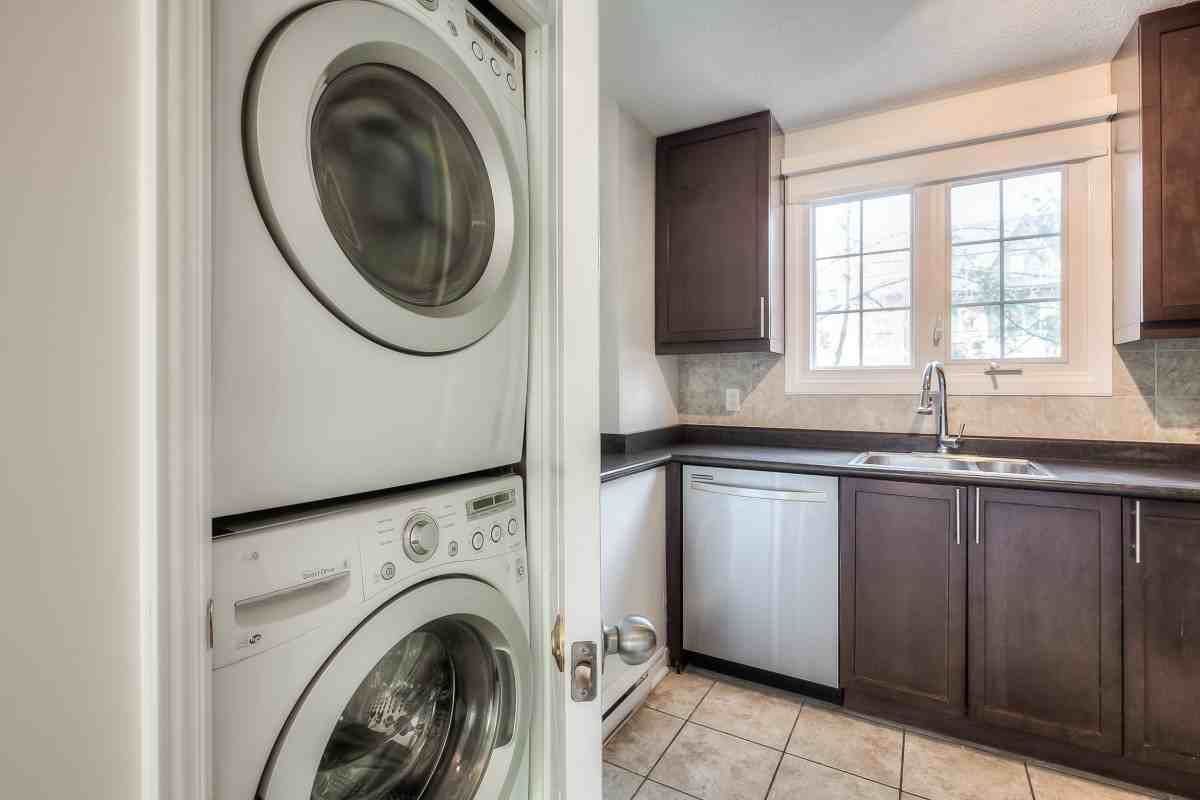 233 Berkeley St - Photo 4 of 19