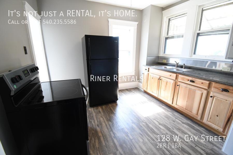128 W Gay St - Photo 4 of 10