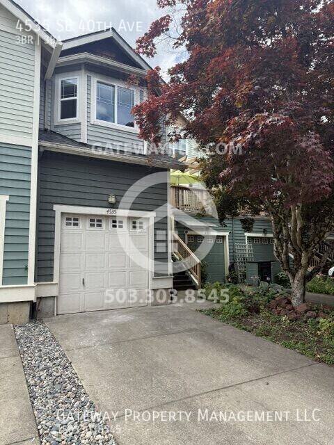 4535 Se 40th Ave - Photo 2 of 20