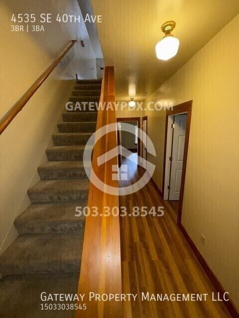 4535 Se 40th Ave - Photo 5 of 20