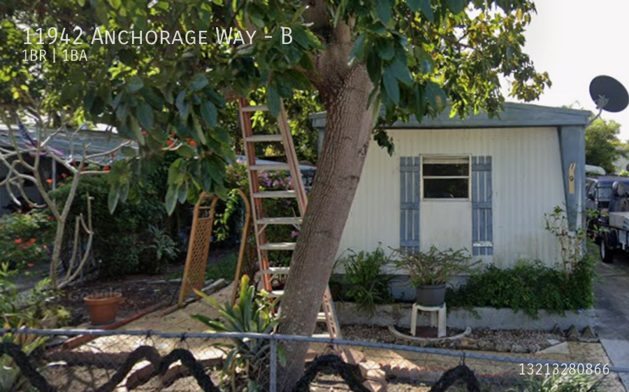 11942 Anchorage Way #B - Photo 3 of 3
