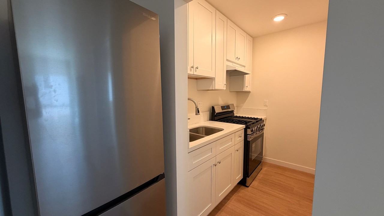 3950 S. HILLCREST DR., LLC - Photo 3 of 6