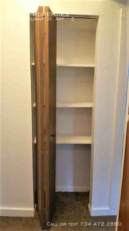 214 N Summit St #2 - Photo 6 of 11