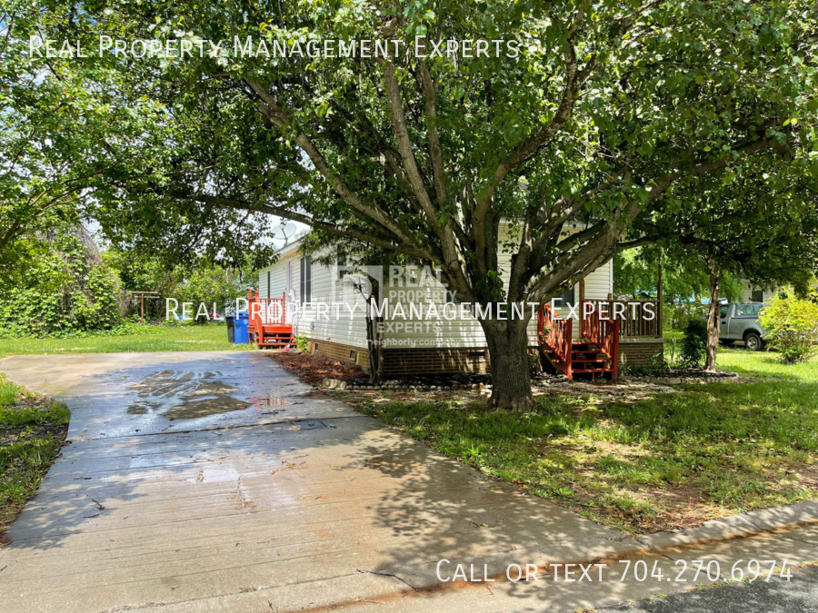 668 Brookwood Dr - Photo 3 of 15