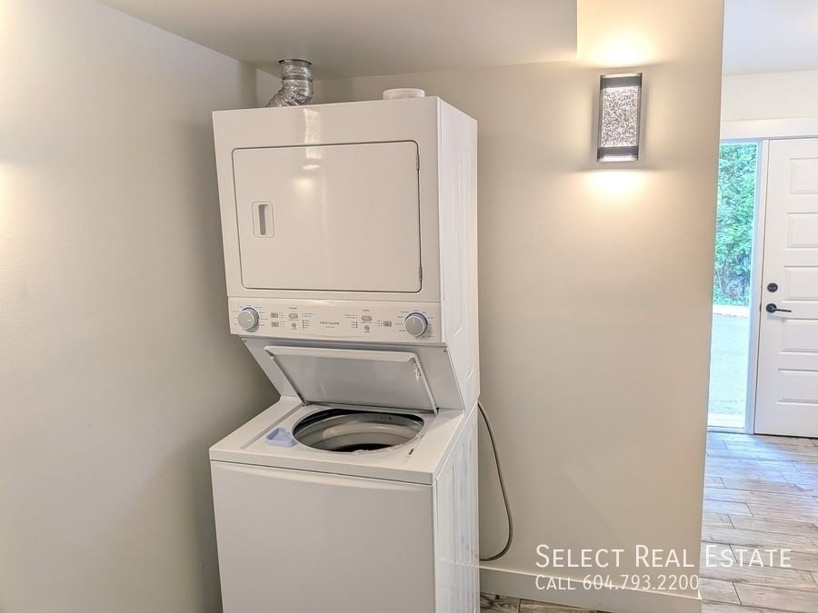 548 Park St #1 - Photo 4 of 22