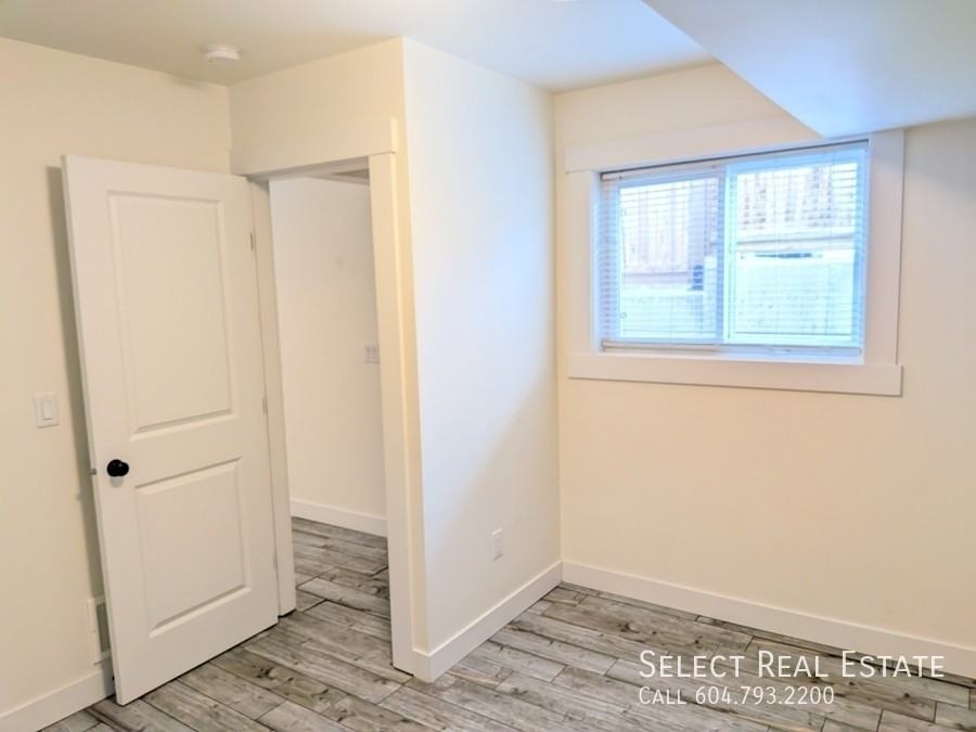 548 Park St #1 - Photo 6 of 22