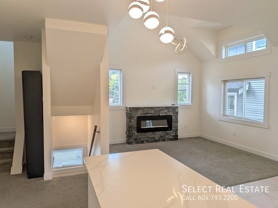548 Park St #1 - Photo 7 of 22