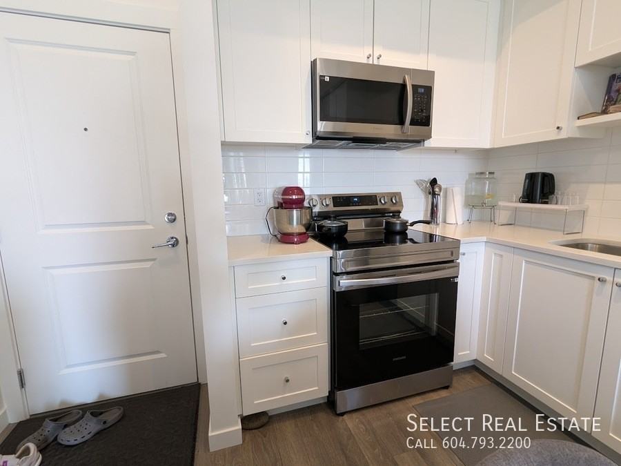 15738 85 Avenue621 #621 - Photo 2 of 17