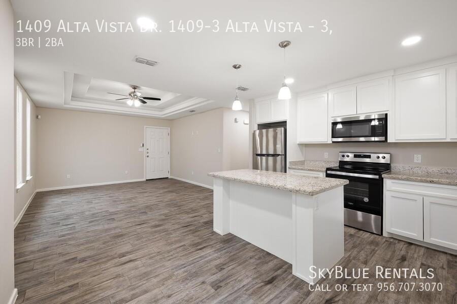 1409 Alta Vista Dr #3 - Photo 4 of 15