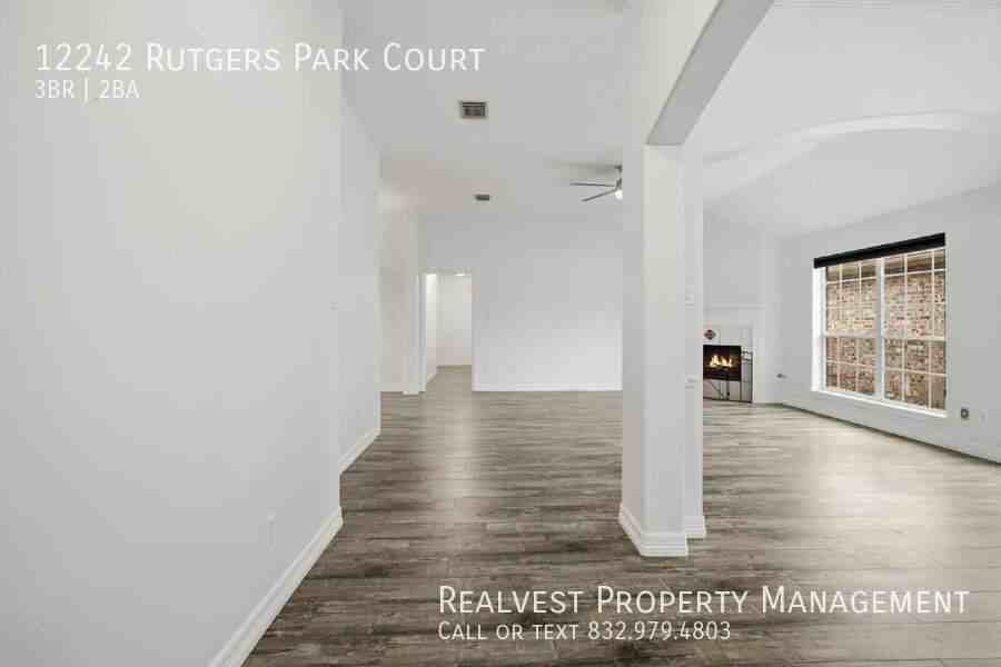12242 Rutgers Park Ct - Photo 4 of 29