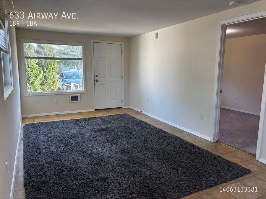 633 Airway Ave - Photo 3 of 10