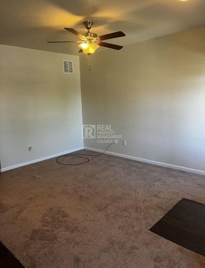 1437 Kansas Ave - Photo 3 of 17