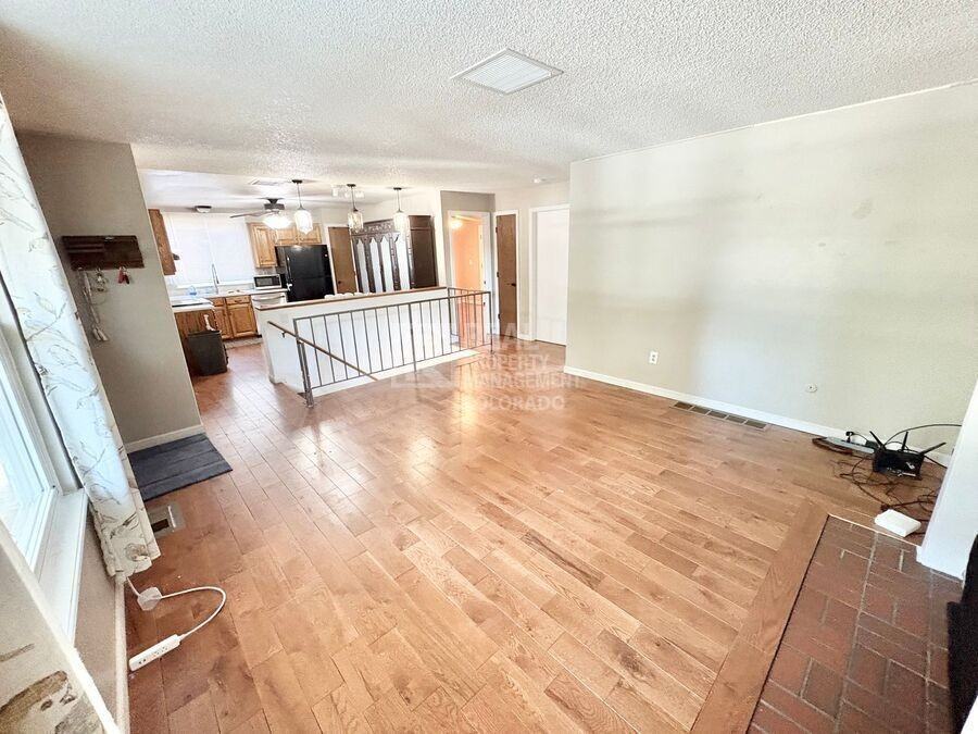 1493 S Biscay Ct - Photo 3 of 20
