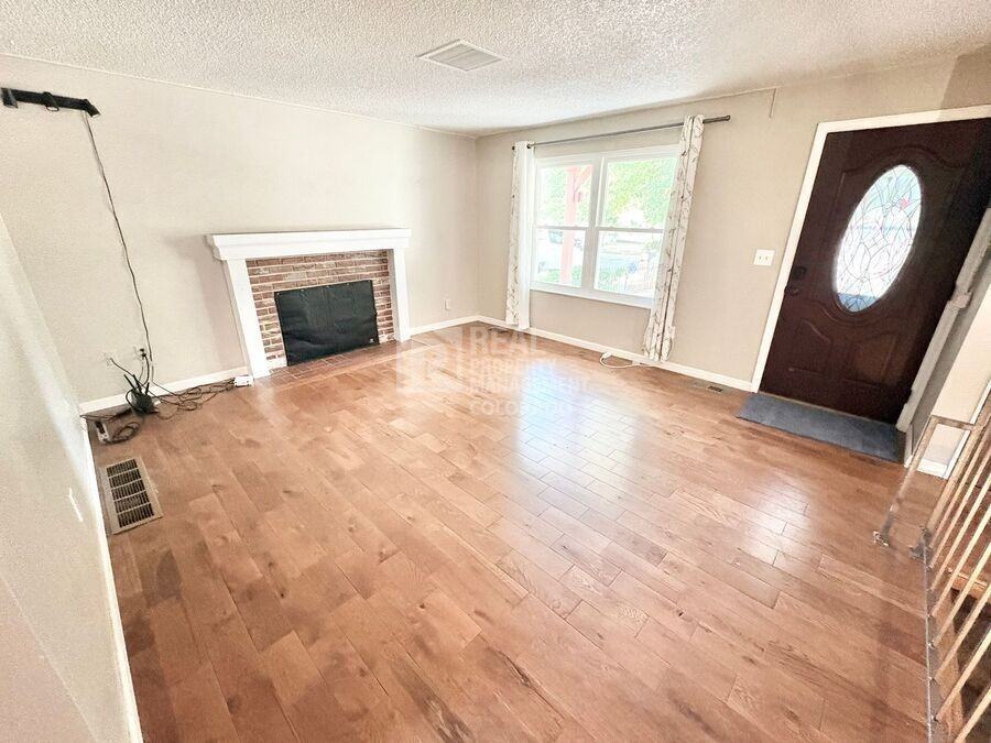 1493 S Biscay Ct - Photo 4 of 20
