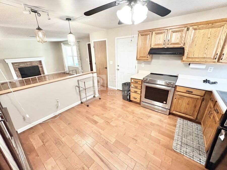 1493 S Biscay Ct - Photo 6 of 20