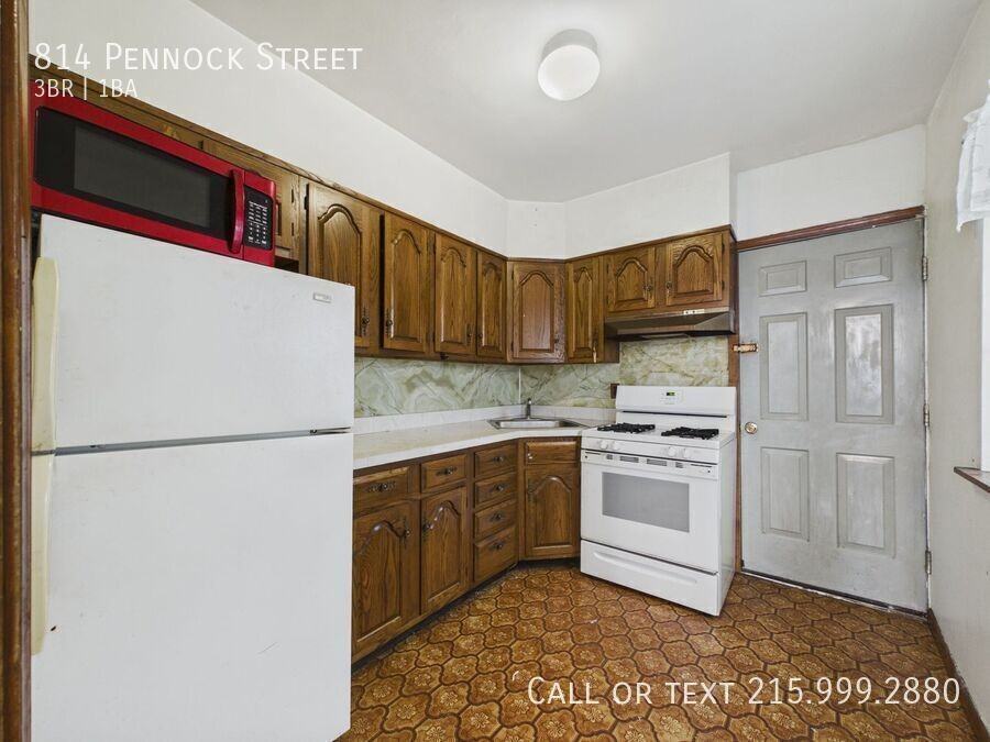 814 N Pennock St - Photo 3 of 7