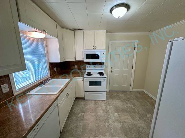 14530 Se Main St #A - Photo 5 of 19