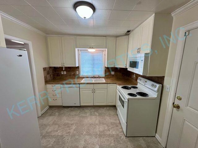 14530 Se Main St #A - Photo 6 of 19