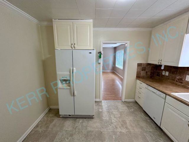 14530 Se Main St #A - Photo 7 of 19